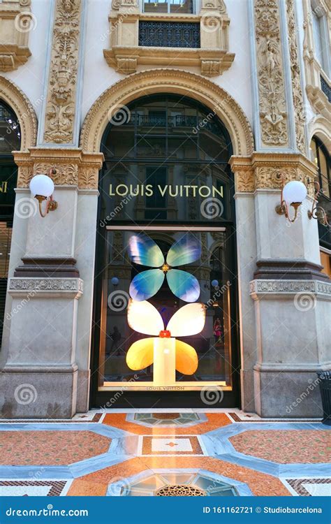 louis vuitton galleria milano dipendenti|Lavorare per Louis Vuitton: recensioni d.